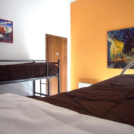 Hostel California Milan Bagian luar foto