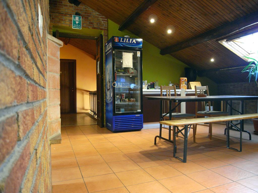Hostel California Milan Bagian luar foto