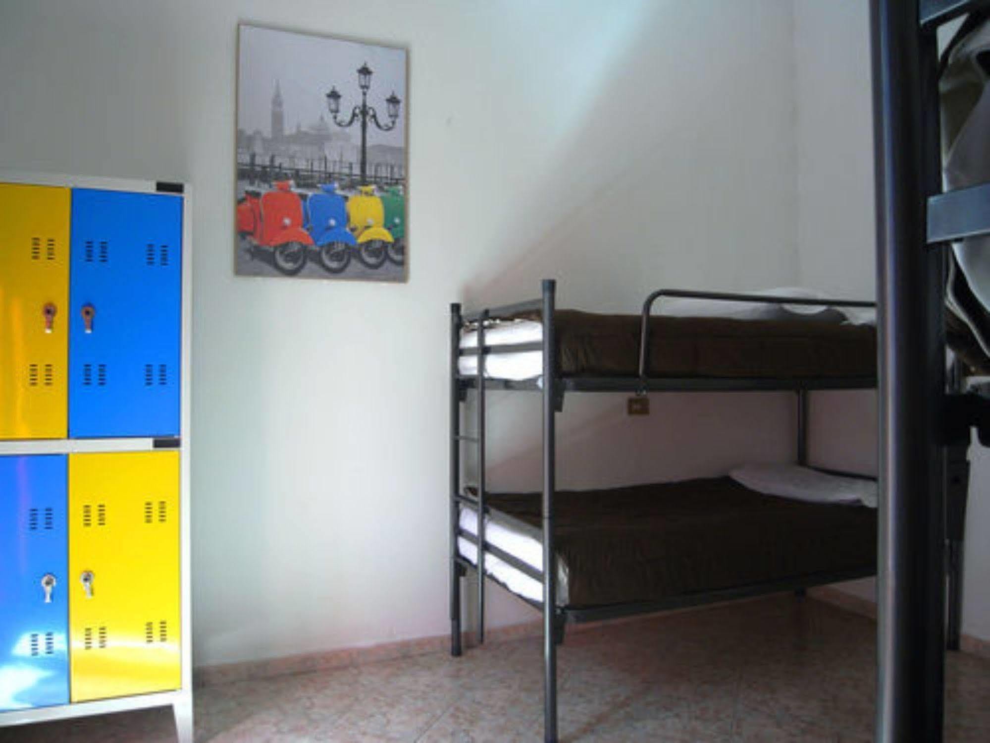 Hostel California Milan Bagian luar foto
