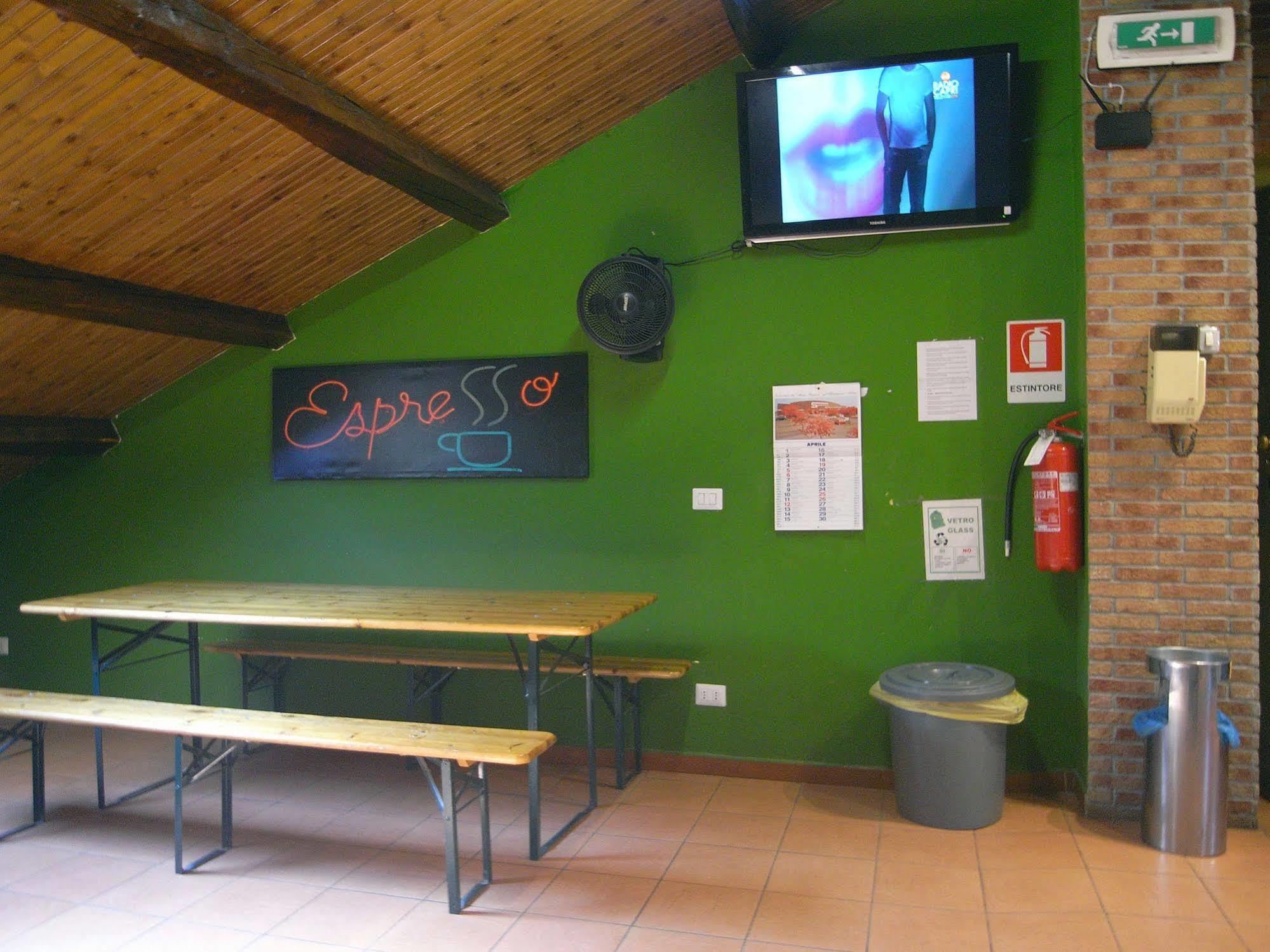 Hostel California Milan Bagian luar foto