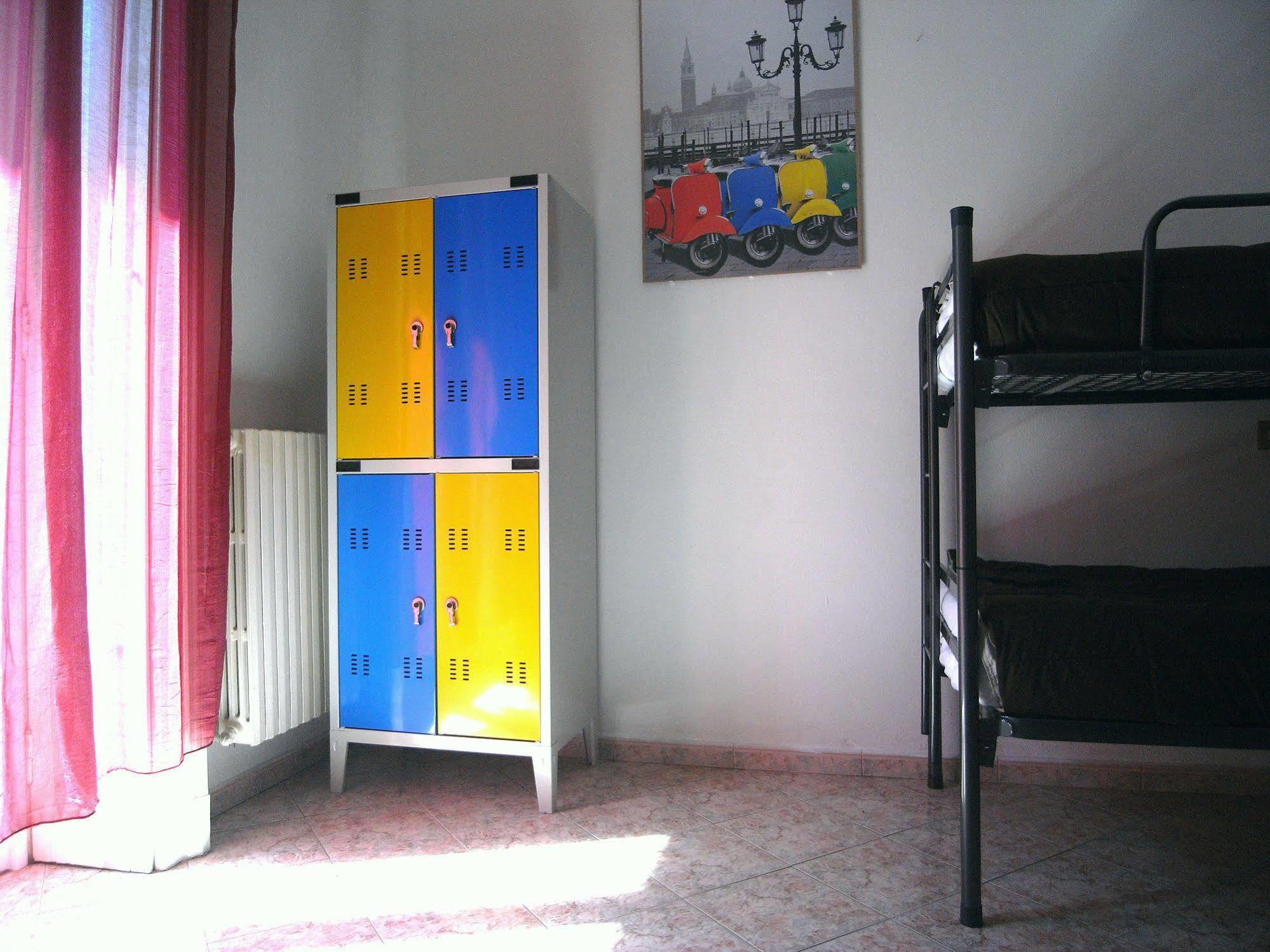 Hostel California Milan Bagian luar foto