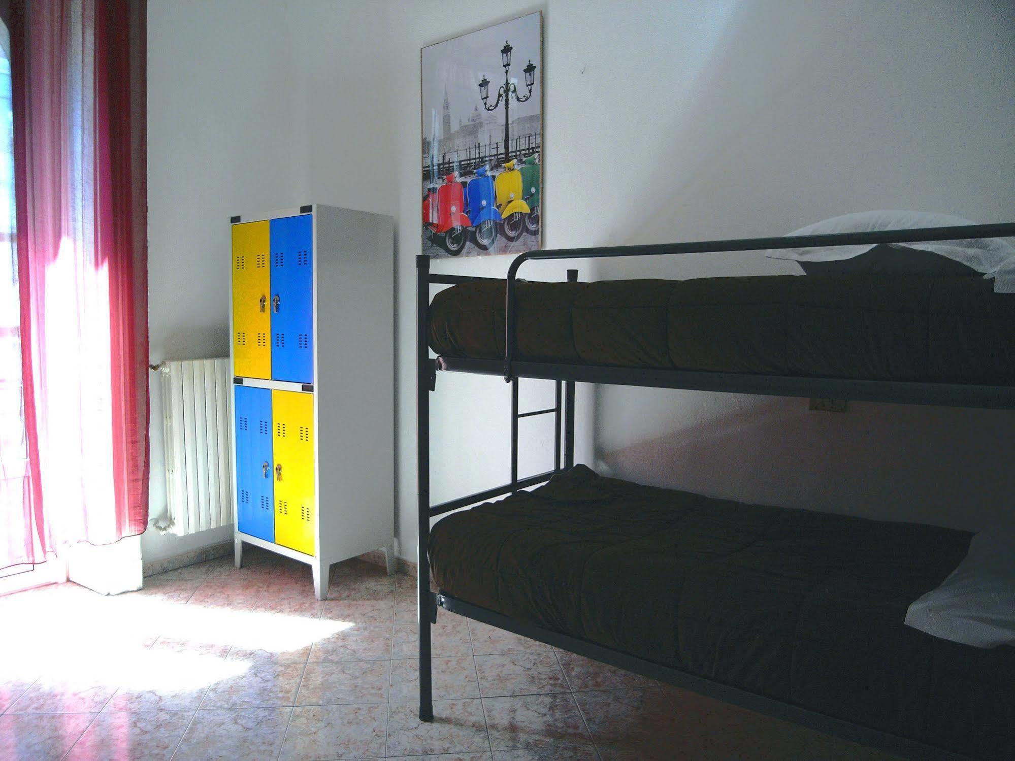 Hostel California Milan Bagian luar foto