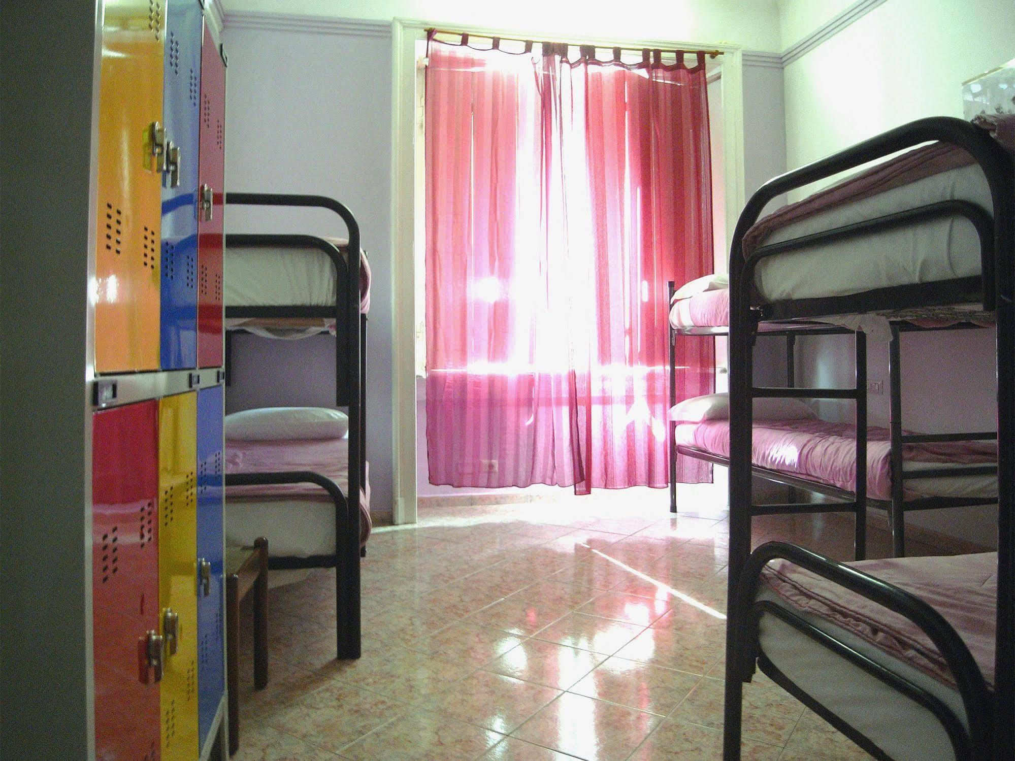 Hostel California Milan Bagian luar foto