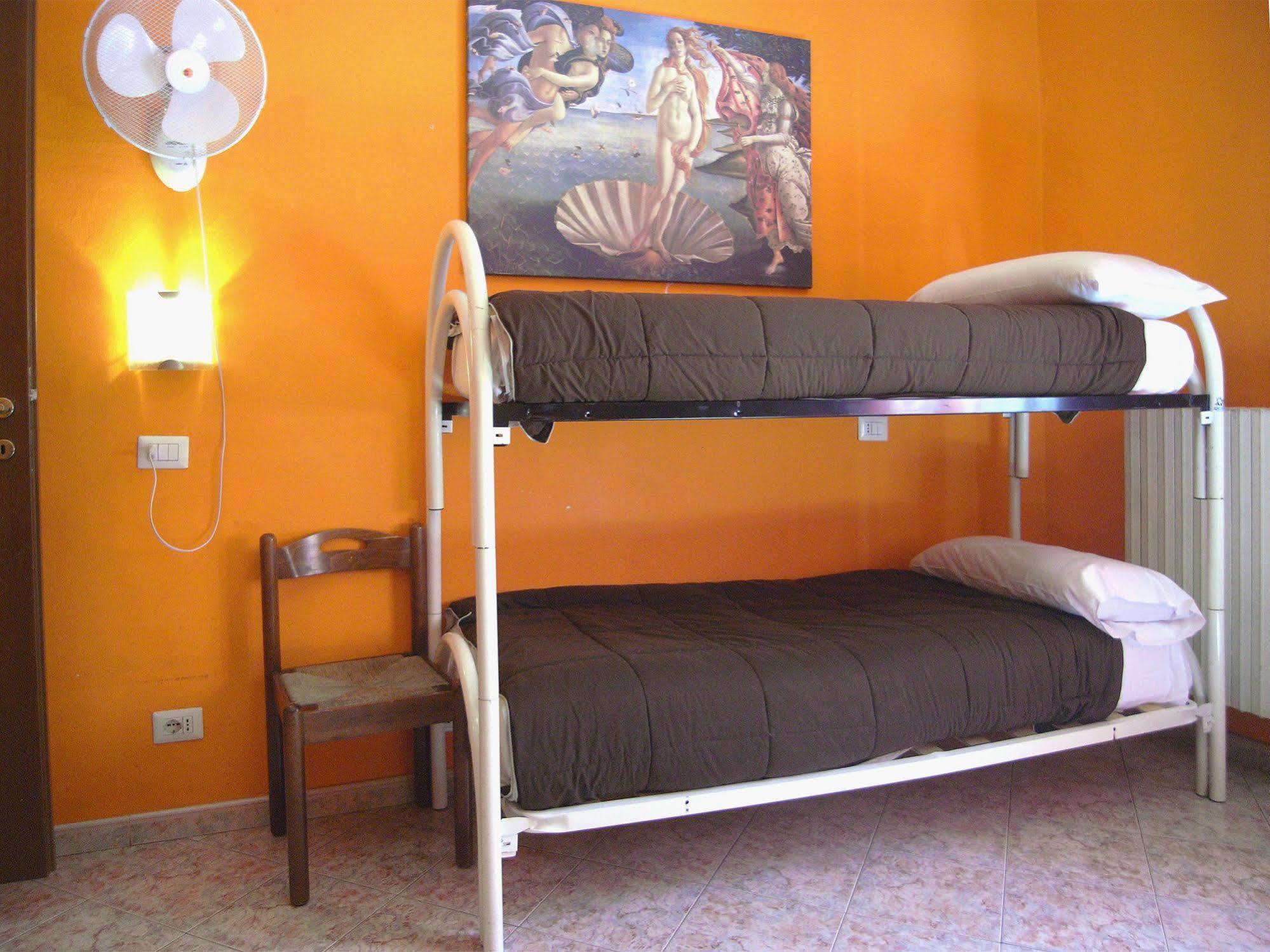 Hostel California Milan Bagian luar foto