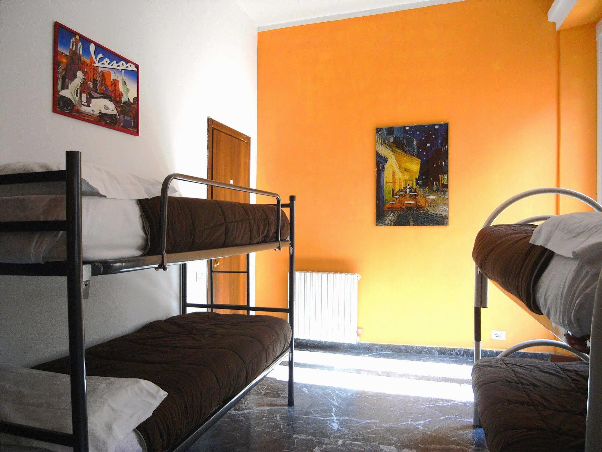 Hostel California Milan Bagian luar foto