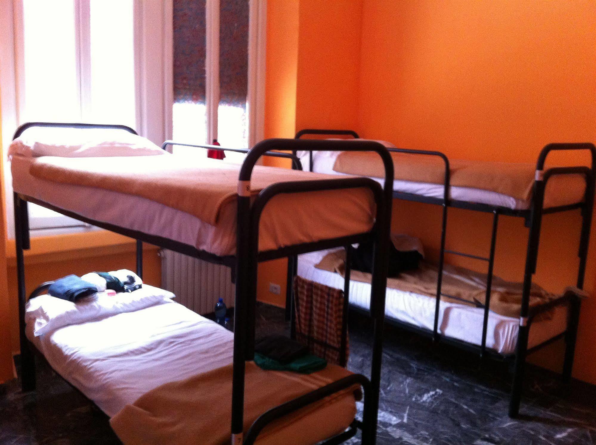 Hostel California Milan Bagian luar foto